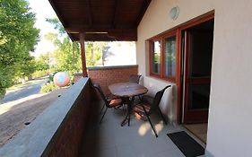 Ariel Apartmanok